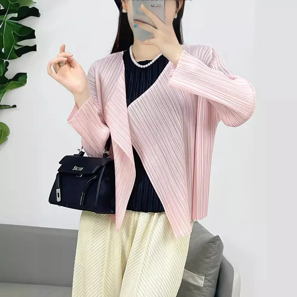 2024 New Miyake Pleated Casual Long-sleeved Thin Buttonless Outer Short Coat Top Korean Style Loose Versatile Women\'s Clothing