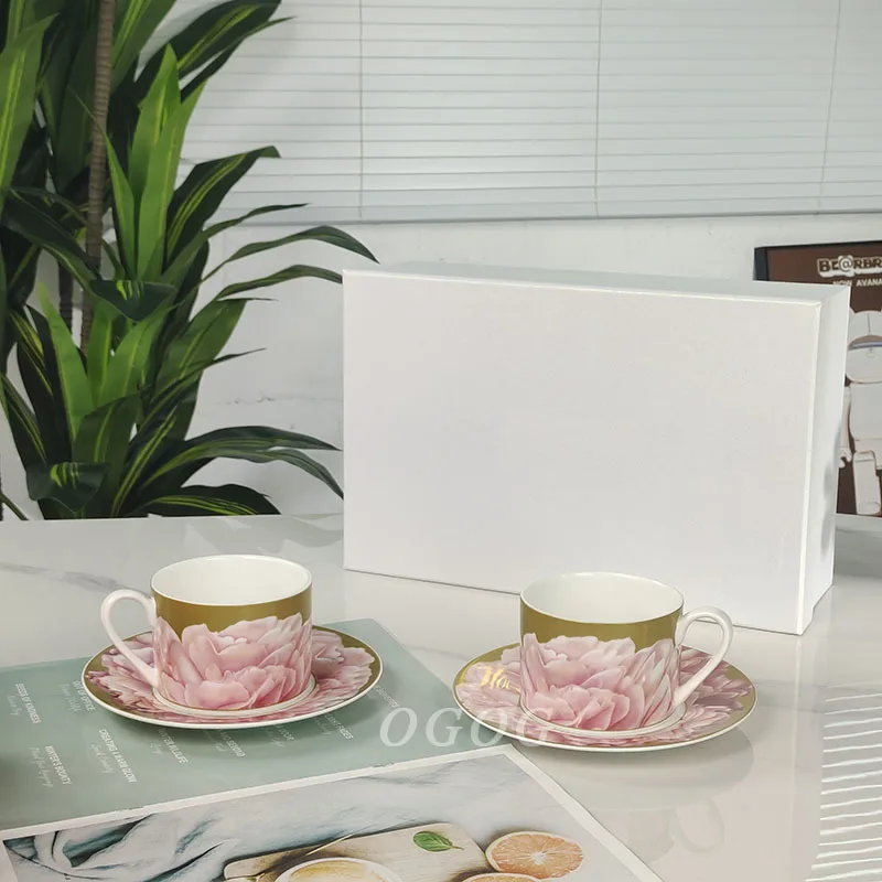 

European style popular coffee cups, plates, retro light luxury couple, best friend, drinking cup, home restaurant, milk cup