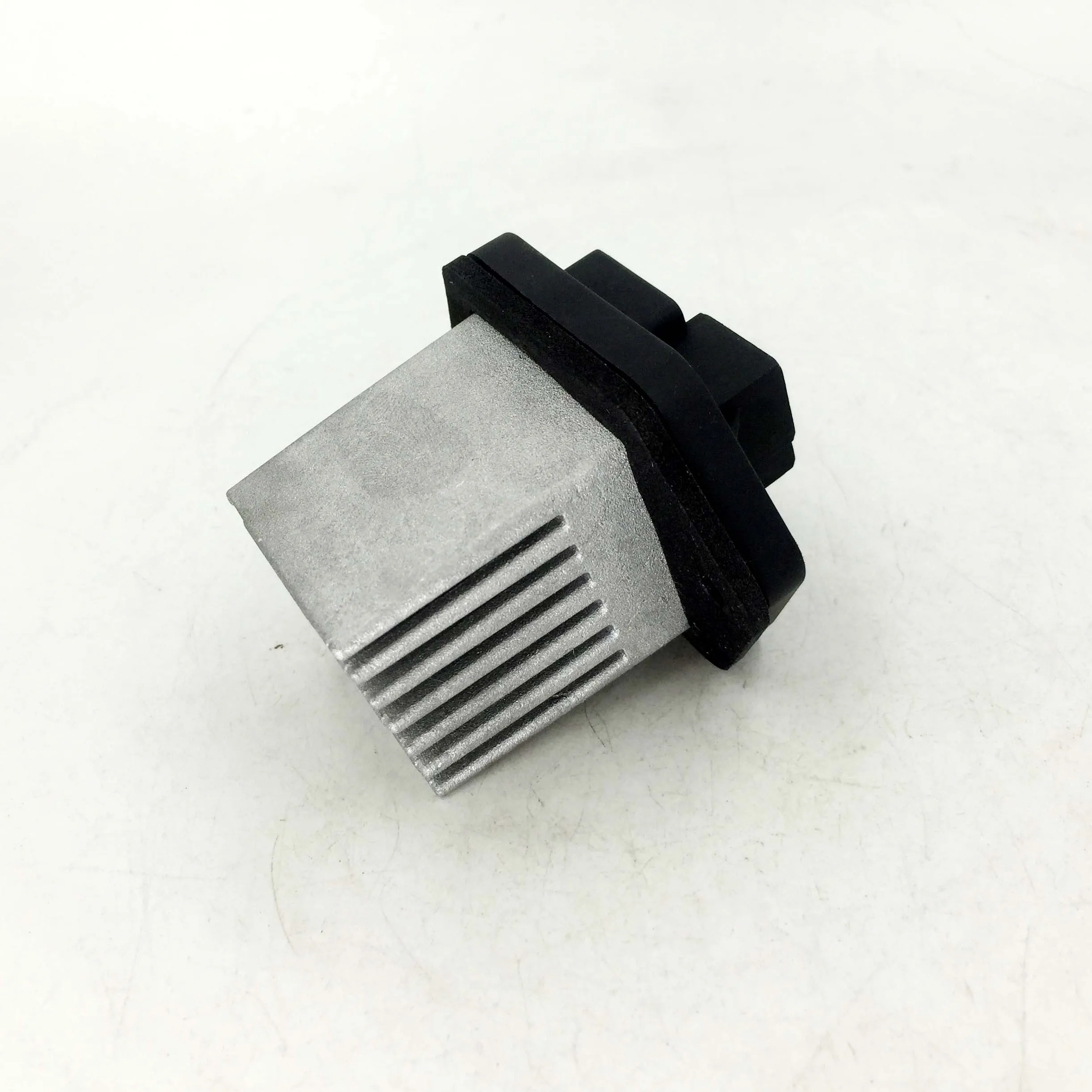 B46113-0020 97179-FJA00 Radiator Fan Blower Motor Resistor Hyundai Cerato Elantra Sportage Forte
