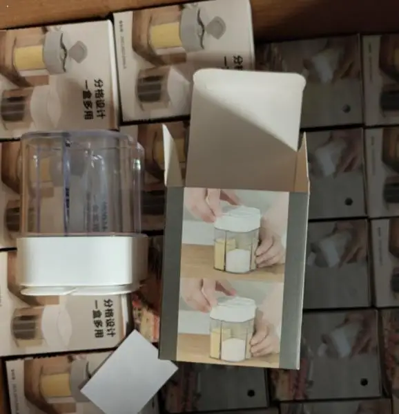 Контейнер для специй 4 в 1 из материалов PP и PS с сетчатыми дозирующими отверстиями для кемпинга, барбекю, использования на открытом воздухе и хранения приправ на кухне