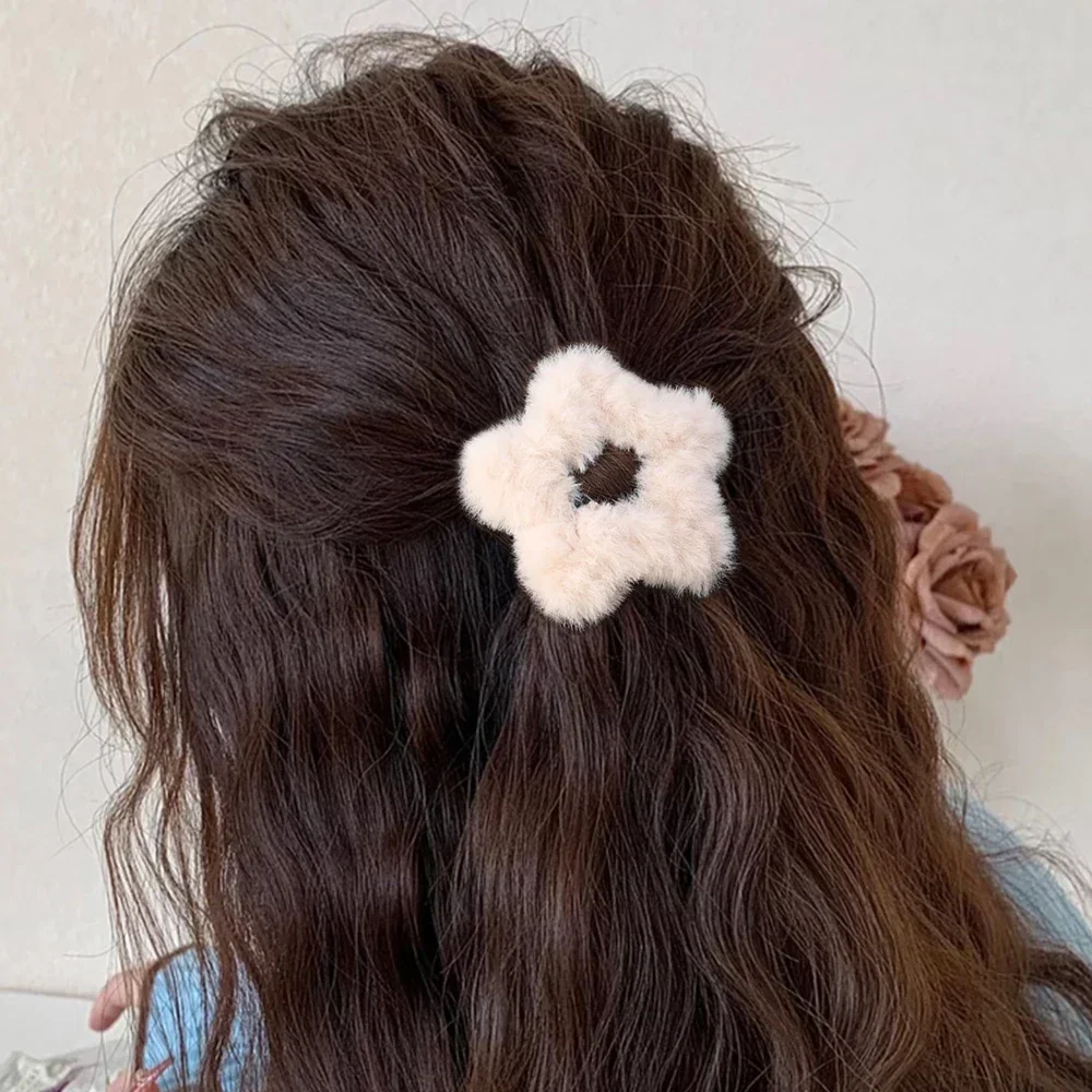 4pcs Winter Plush Y2K Star BB Hair Clip for Women Hairpins Cute Fluffy Side Bangs Clip Korean Fashion Headdress Hair Accessories