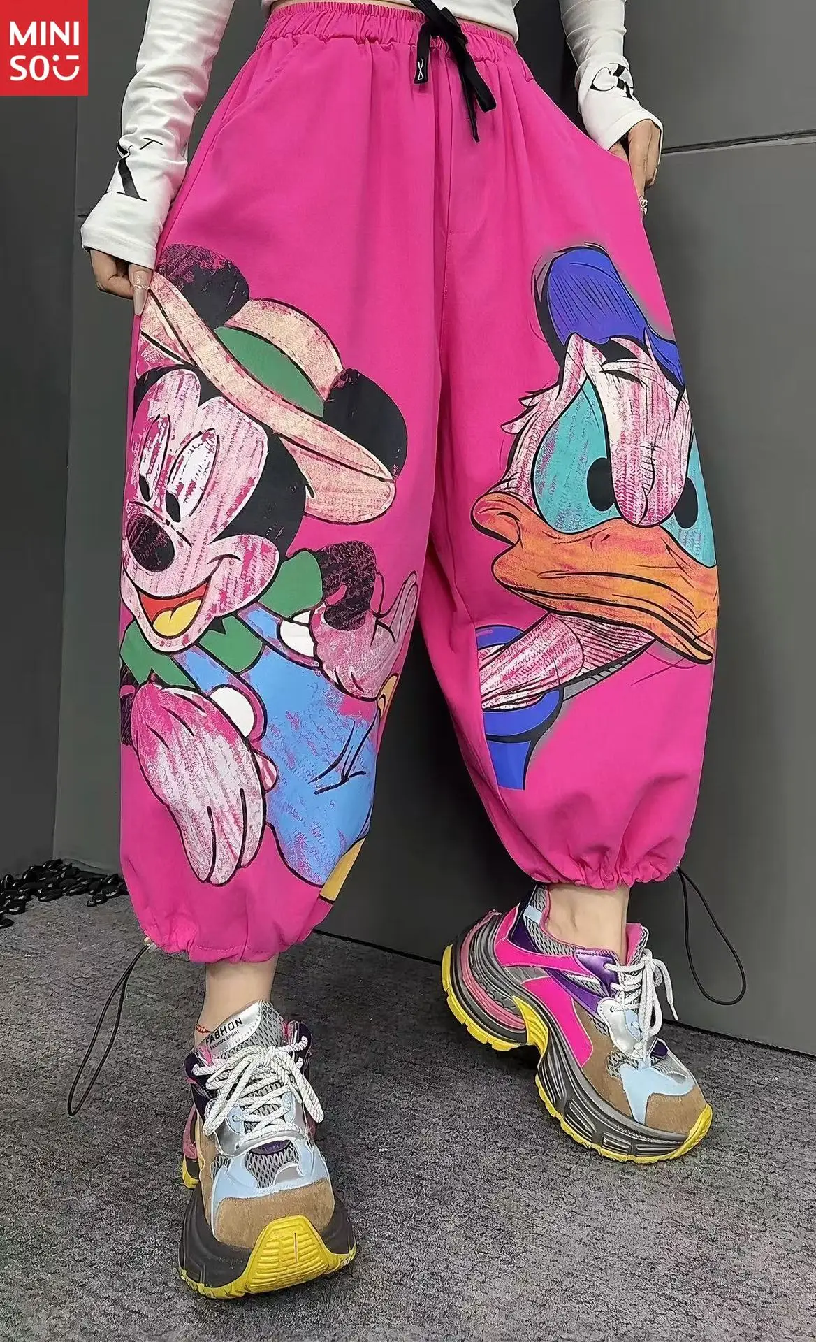 ديزني مبطن السراويل النسائية 2025 الخريف العصرية جيوب كبيرة فضفاضة الشارع الرقص تعادل أقدام هارلان Sweatpants الرياضية غير رسمية
