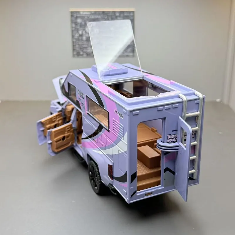 1:32 Silverado Veicolo ricreativo RV Modello di auto in lega Suono e luce Giocattolo per bambini da collezione Regalo di compleanno