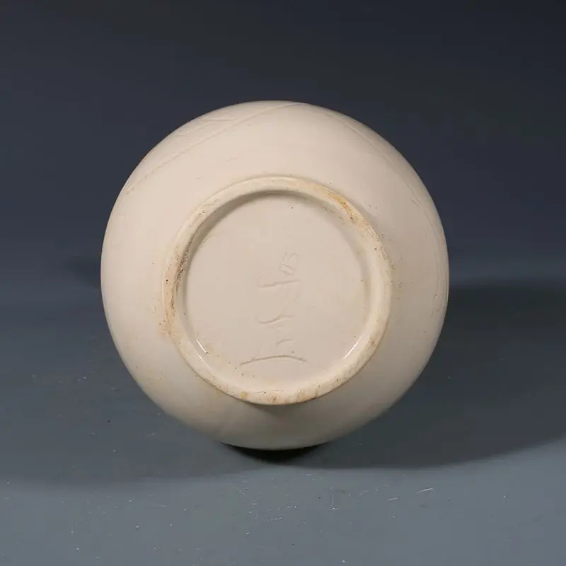 Song Ding Kiln Ivory White Incised Lotus Flower Lobed Mouth Yuhuchun Vase Oriental Decor Bottle