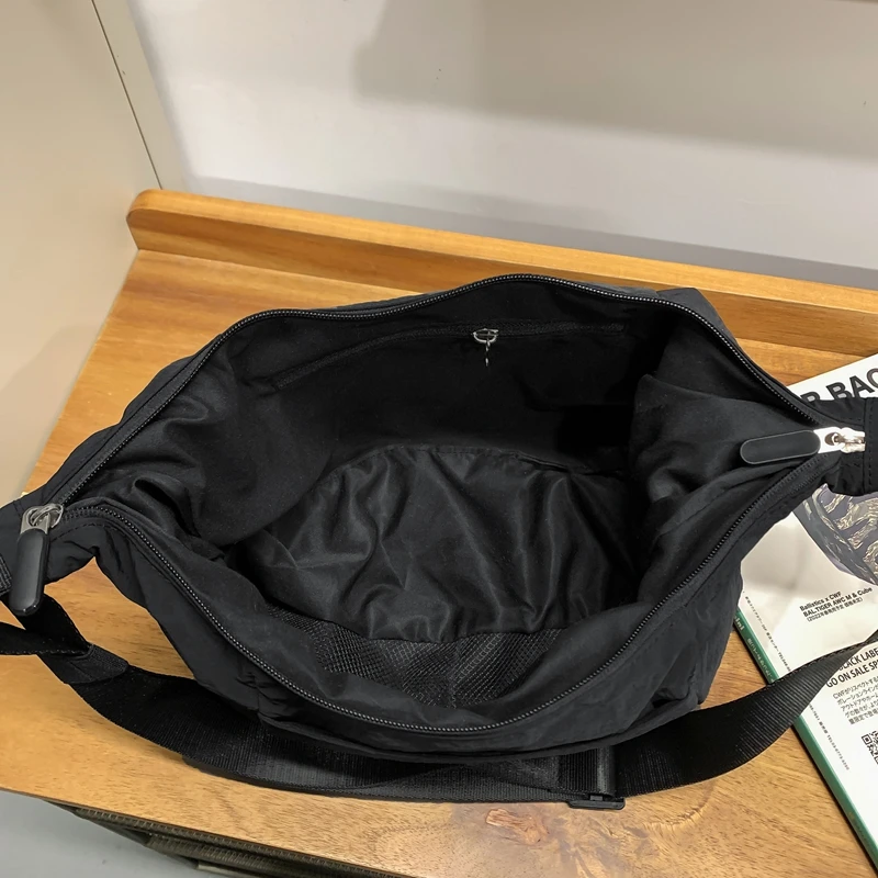 Versatile Women\'s Large Capacity Nylon Cloth Single Shoulder Crossbody Bag Trendy Simple Casual Sports Storage Dumpling Bags