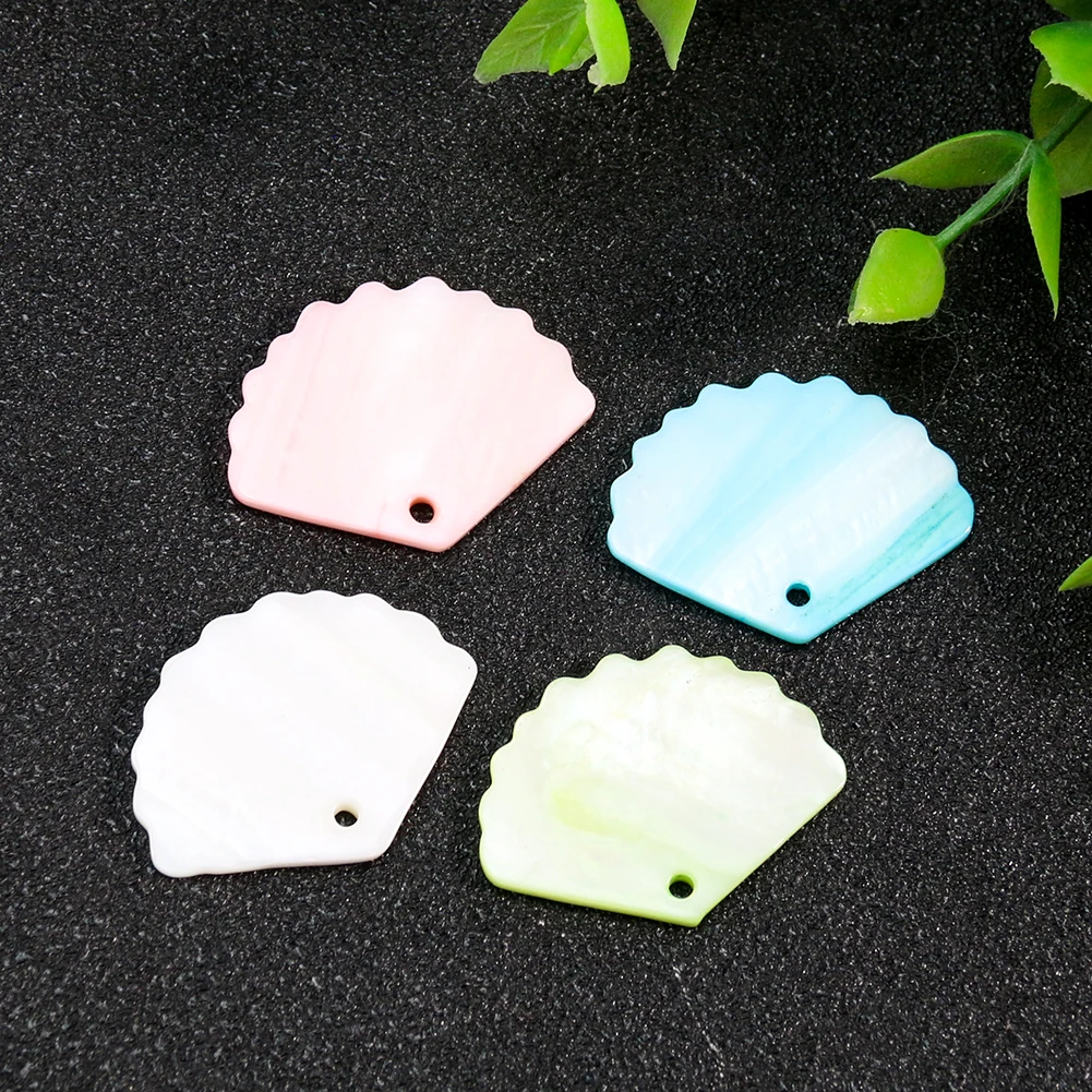 5PC Laser Cutting Sculpture Cute Fan Scallop Mussels Shell White Mother of Pearl Necklace Pendant Jewelry Charms Handmade Crafts