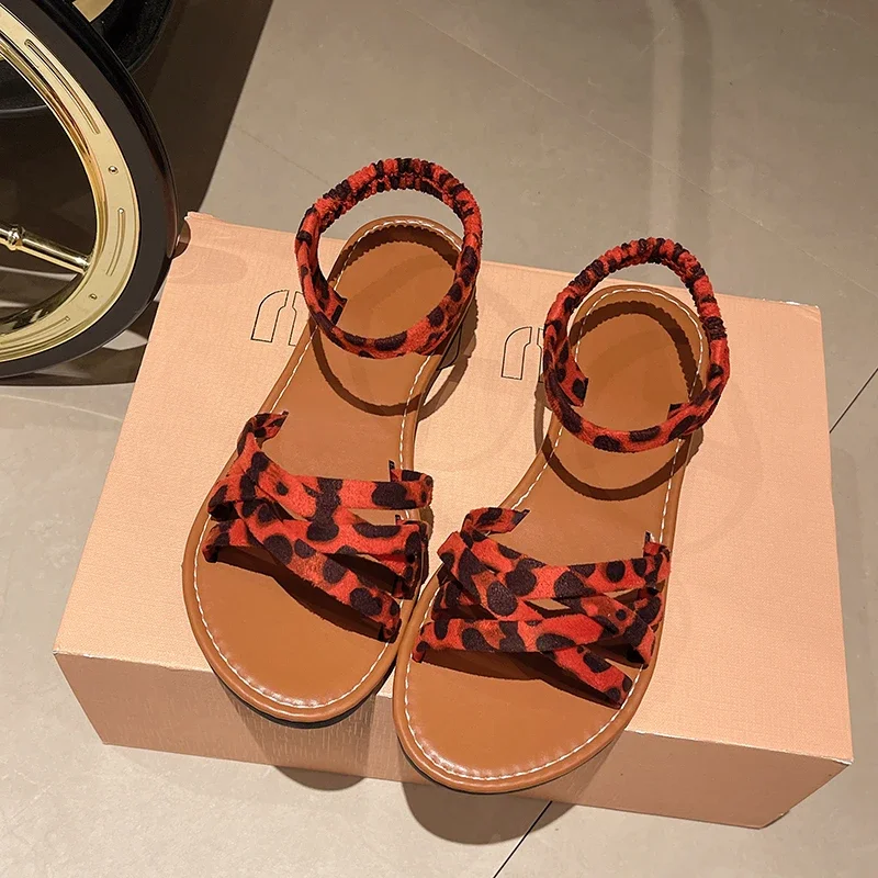 Sandalias planas de leopardo para mujer, zapatos informales cómodos para caminar, chanclas de playa al aire libre, verano, 2024