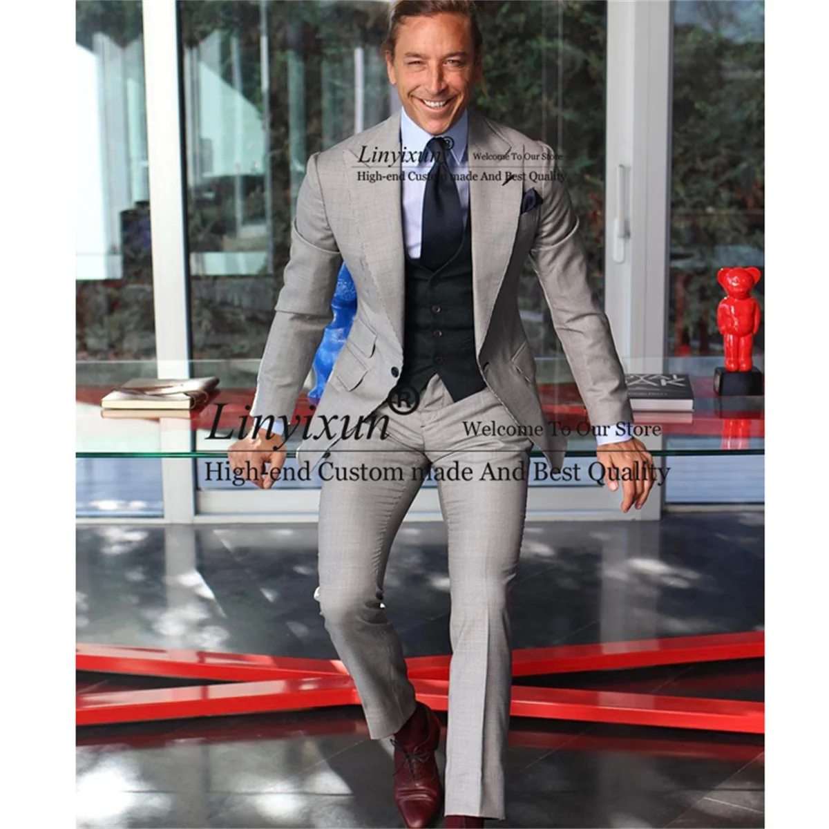 

Gray Formal Suits for Mens Slim Fit Wedding Groom Tuxedos 3 Pieces Sets Business Male Blazer Pants With Black Waistcoat Outfit