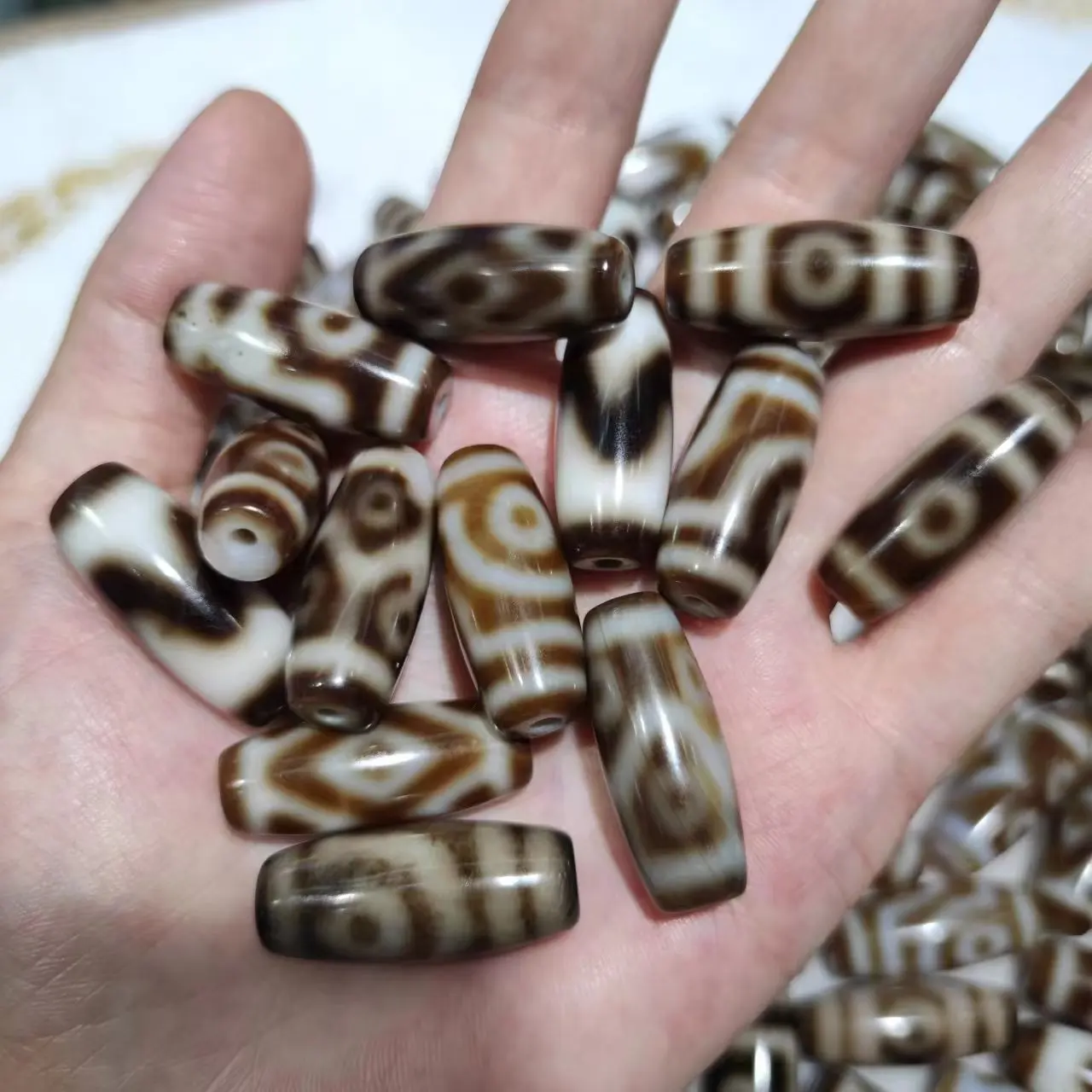 100pcs/lot natural multiple pattern agate dzi beads wholesale Black gray Good style 30mm diy Necklace pendant Ethnography taki