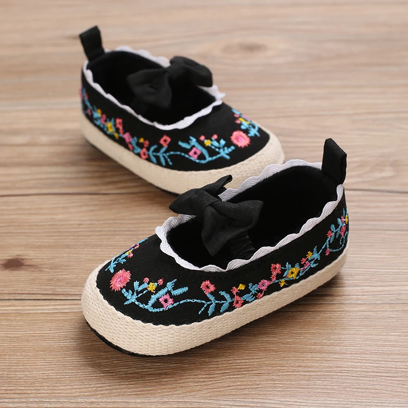 Spring and Autumn 0-18M Baby Walking Shoes Cute Embroidered Cotton Soft and Comfortable Baby Walking Shoes
