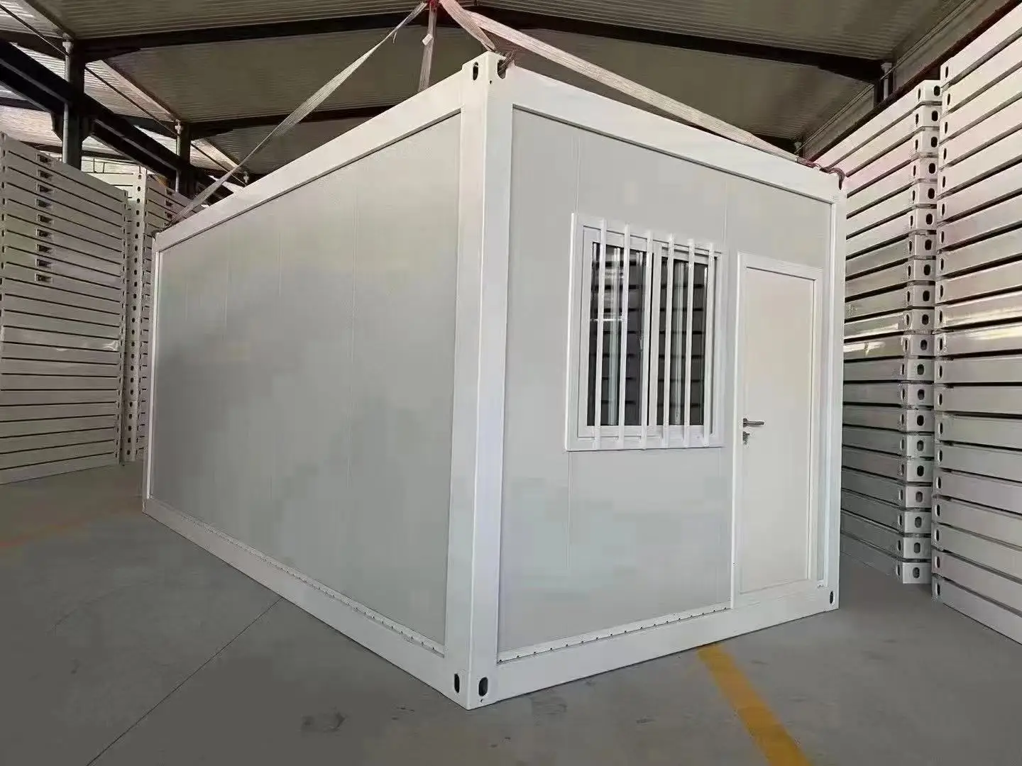 High-quality multi-functional modular container house Farmhouse Detachable container store Ready-made container house
