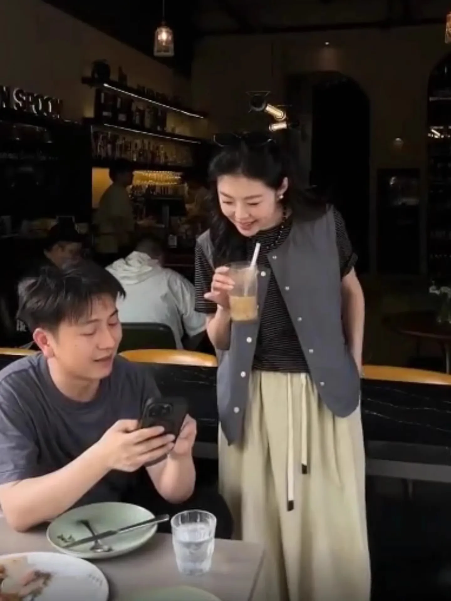 

Утягивающий повседневный однотонный жилет с одной пуговицей, модная летняя верхняя одежда, легкая роскошная мороженная чувствительность