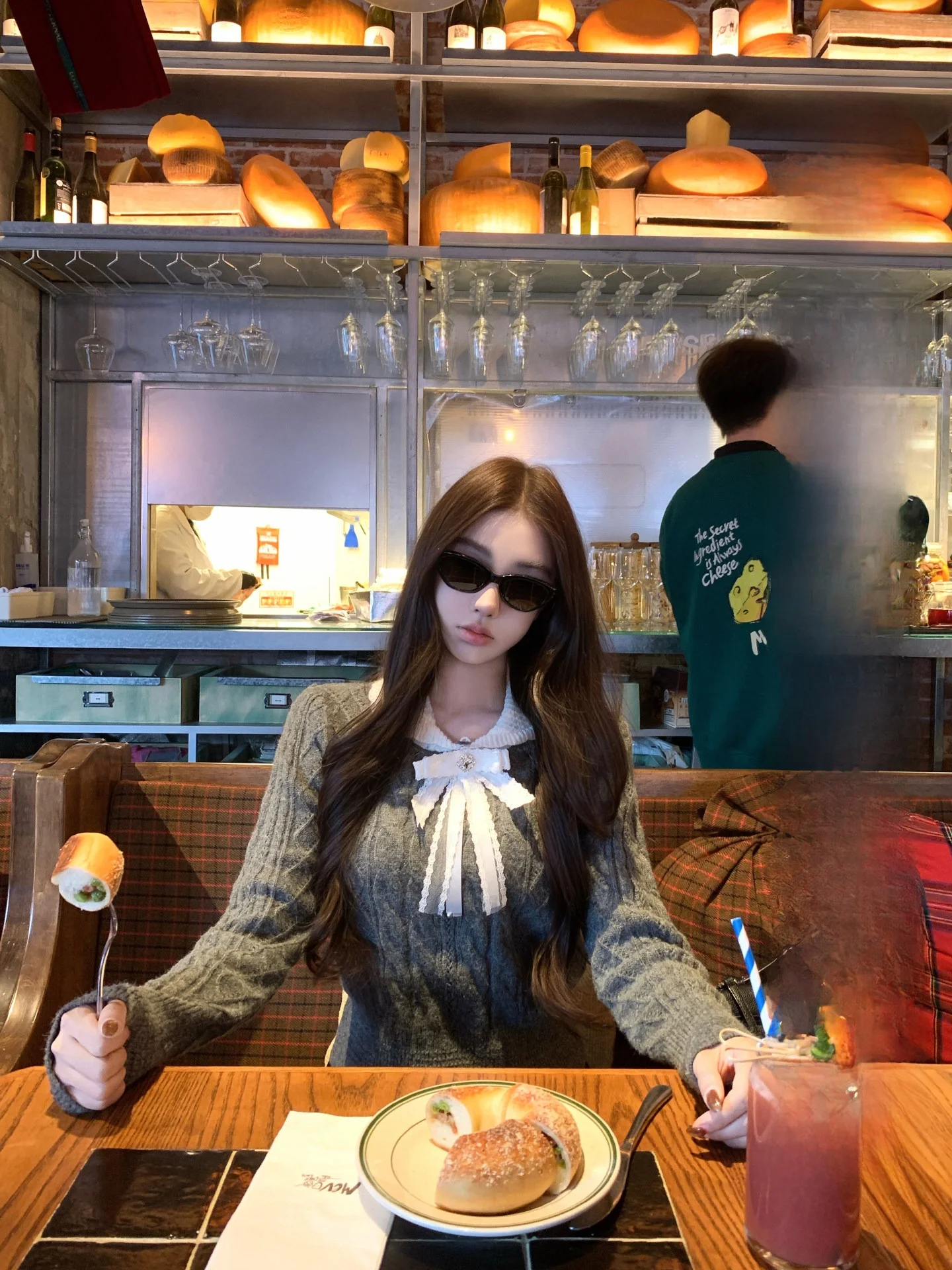 

Miu Girl's Knot Twist Knit Sweater Women's Winter Slim Fit Design Sense Casual Long Sleeve Knitted Shirt