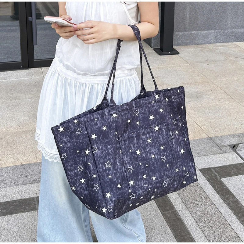 Koreanische Tragetasche mit Sterndruck, Damen-Shopper-Schultertasche, geräumige Handtasche für den täglichen Gebrauch, einfarbig, vielseitig, minimalistisch – Detail 22