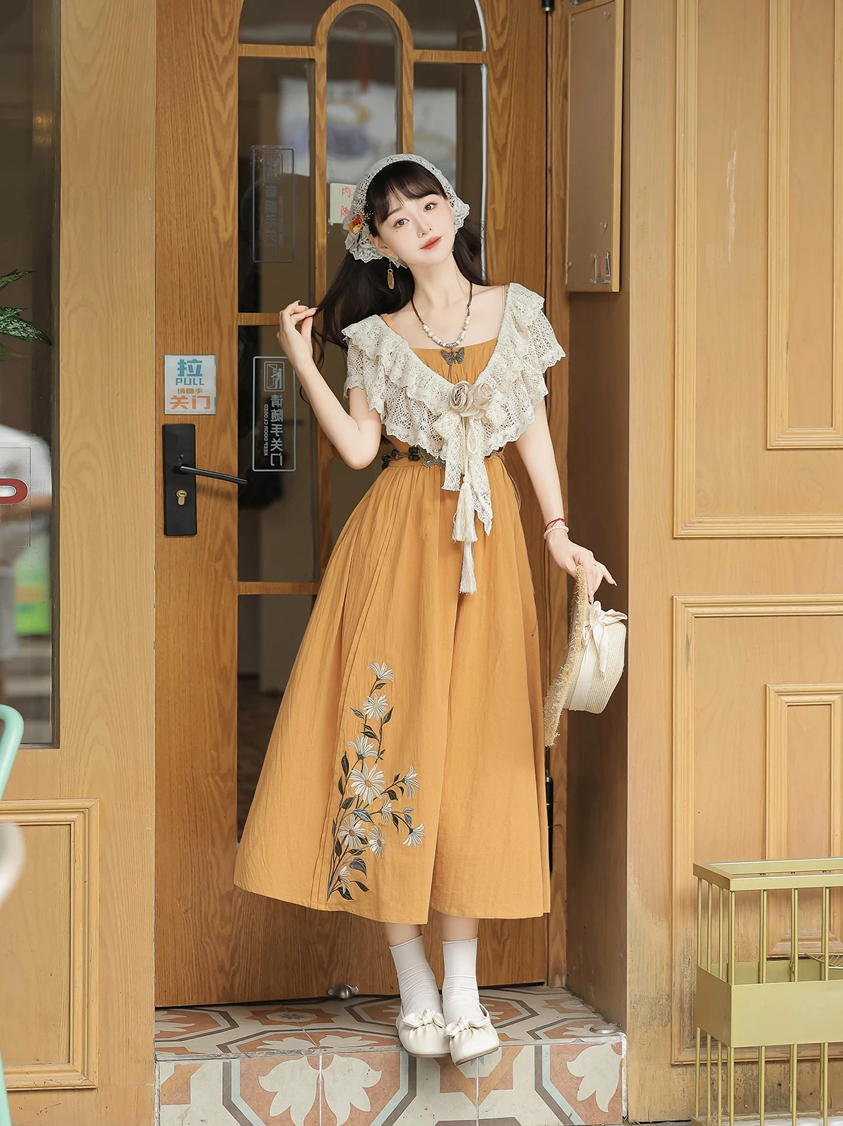 

Suspender Skirt Shawl Suit Girl