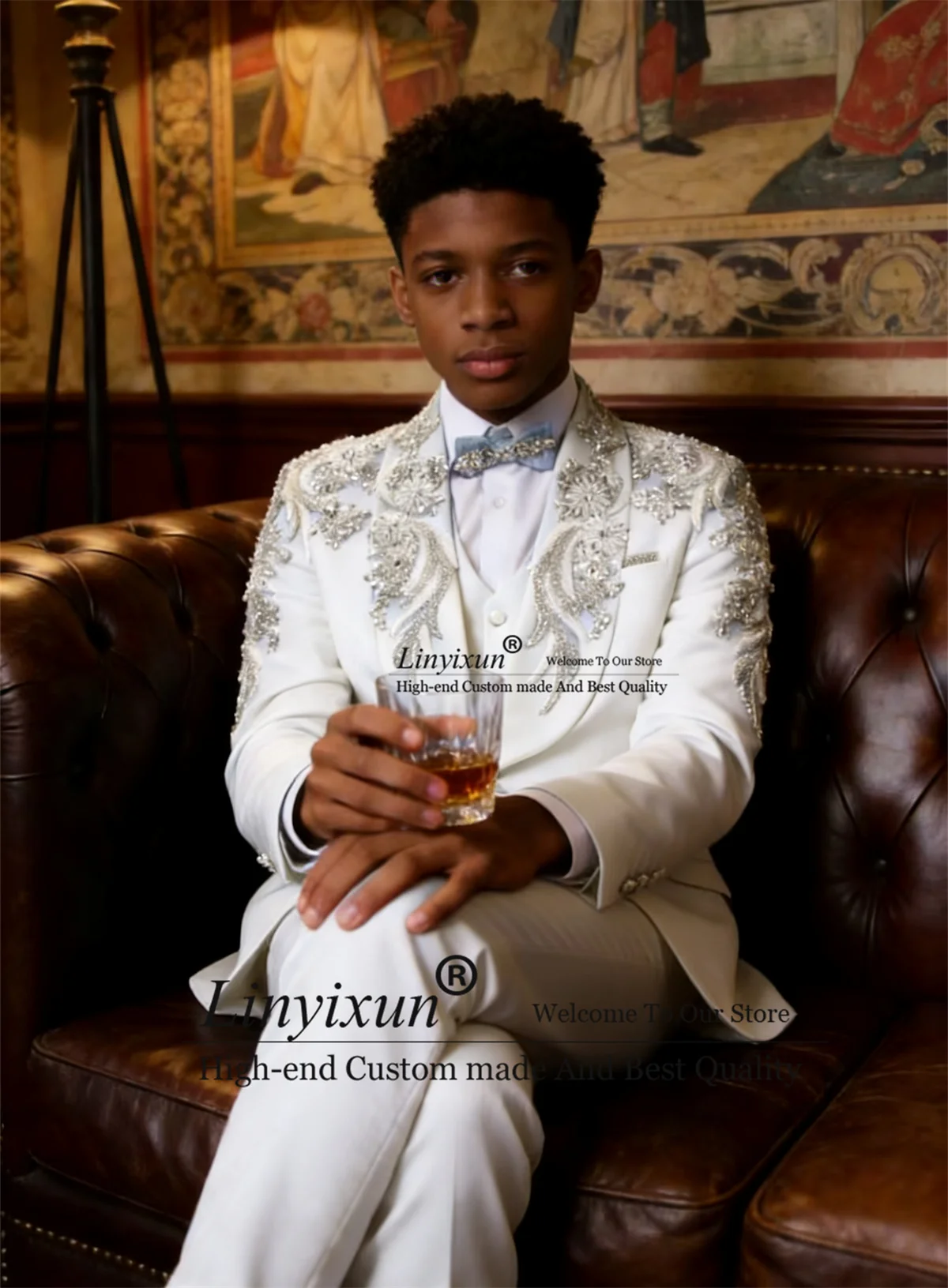 

Luxury Metallic Appliques Crystals Tuxedos Men Suits 3 Pieces Groom Party Male Prom Blazers Wedding Ternos Completo Customized