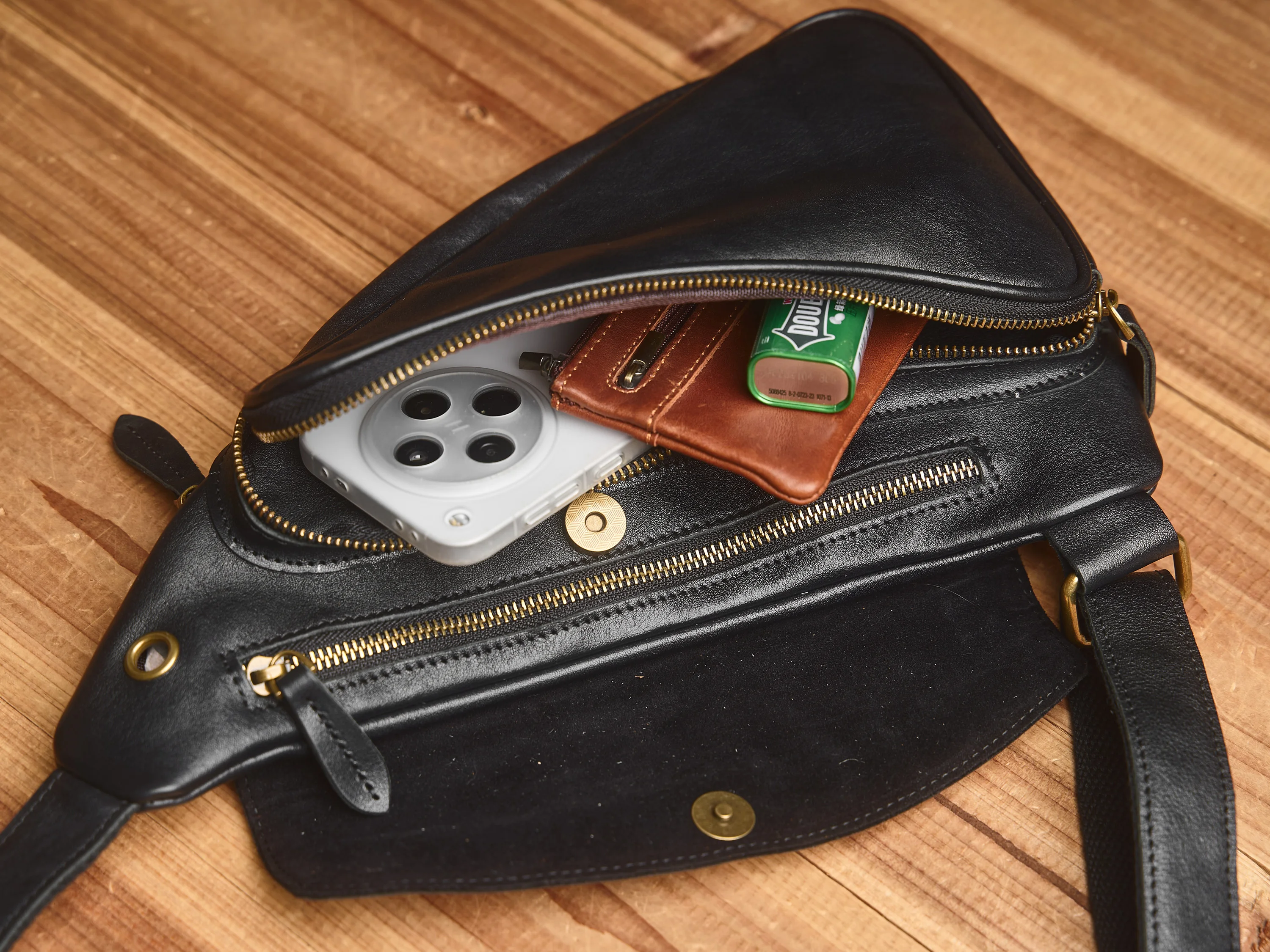 Nasva Leder Retro Herren Brusttasche Mode Leder Knödel Tasche Umhängetasche Sport Fitness kleine Umhängetasche – Detail 16