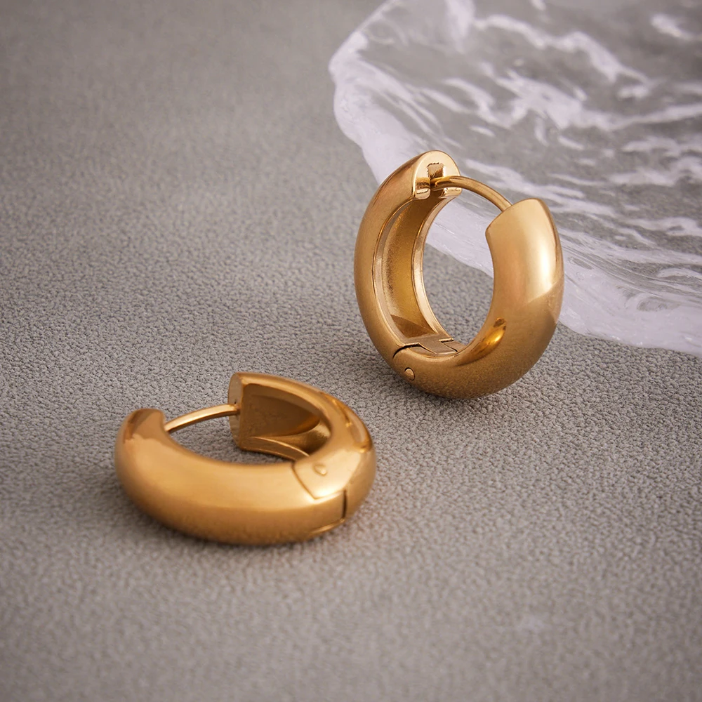 Liora Minimalist Stainless Steel Round Hoop Earrings For Women Hypoallergenic PVD Gold Plated No Tarnish Earrings Daily Jewelry