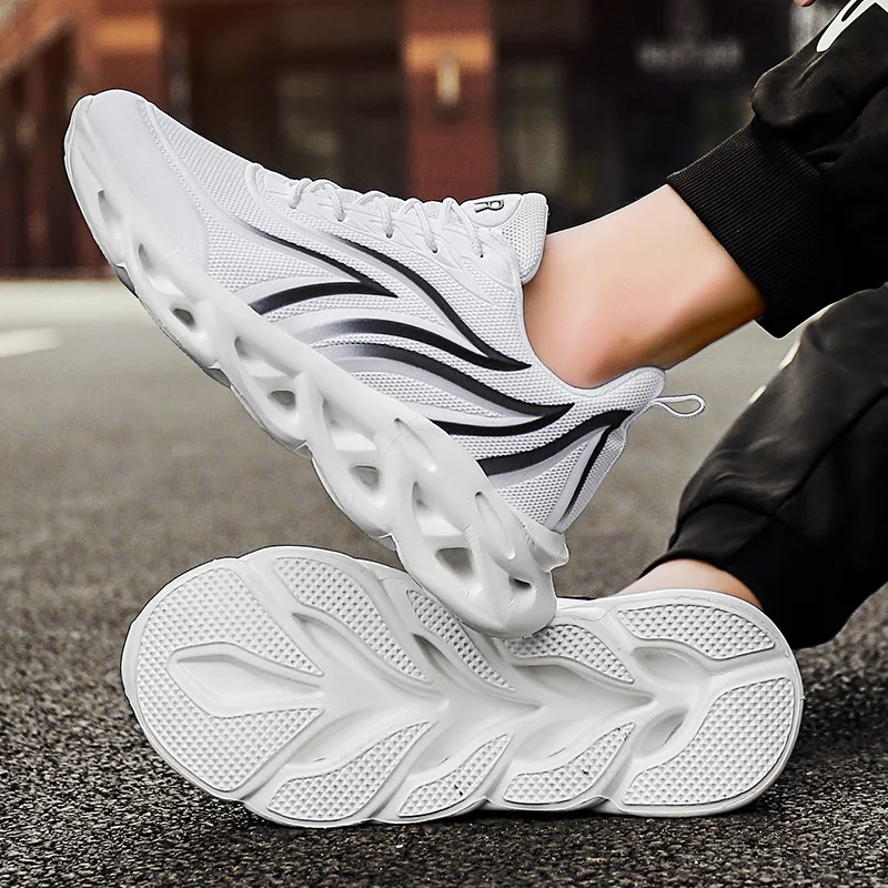 Men\'s Flame Printed Sneakers Flying Weave Sports Shoes Comfortable Running Shoes Outdoor Men Athletic Shoes