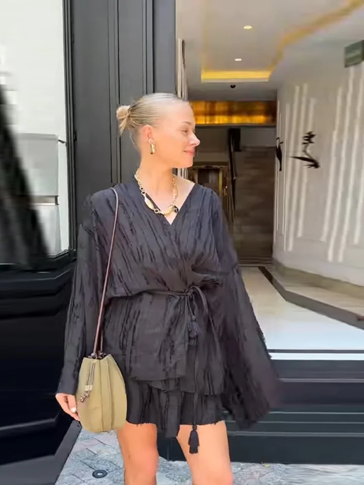 Casual Shirts Shorts Sets Frauen Lace Up V-ausschnitt Langarm Blusen Elastische Taille Kurze Hosen 2025, Herbst Neue Dame Lose Outfits