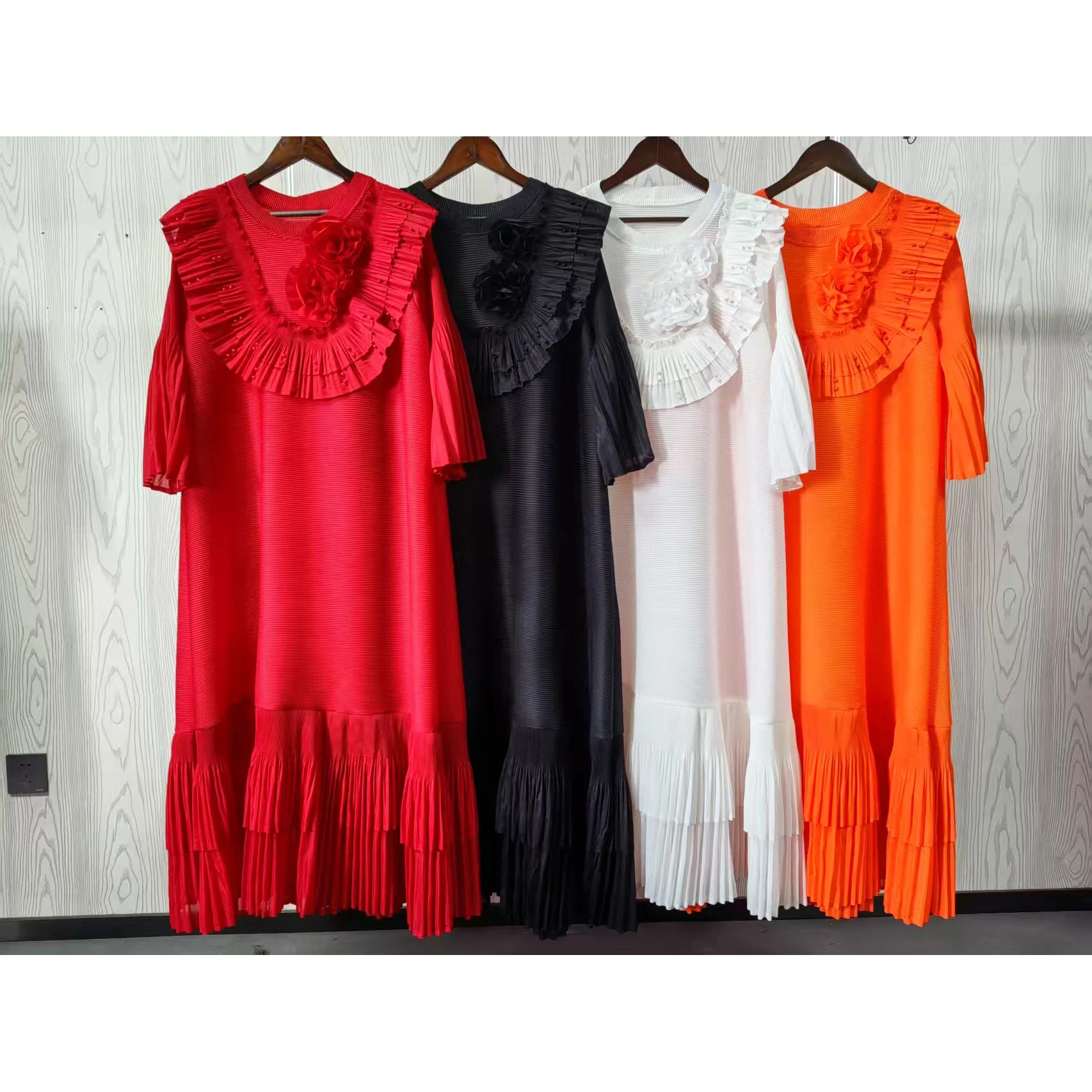 

2025 New Lotus Leaf Edge Three-dimensional Flower Nail Bead Loose Women's Clothing Pleated Heavy Industry Dress Summer Versatile