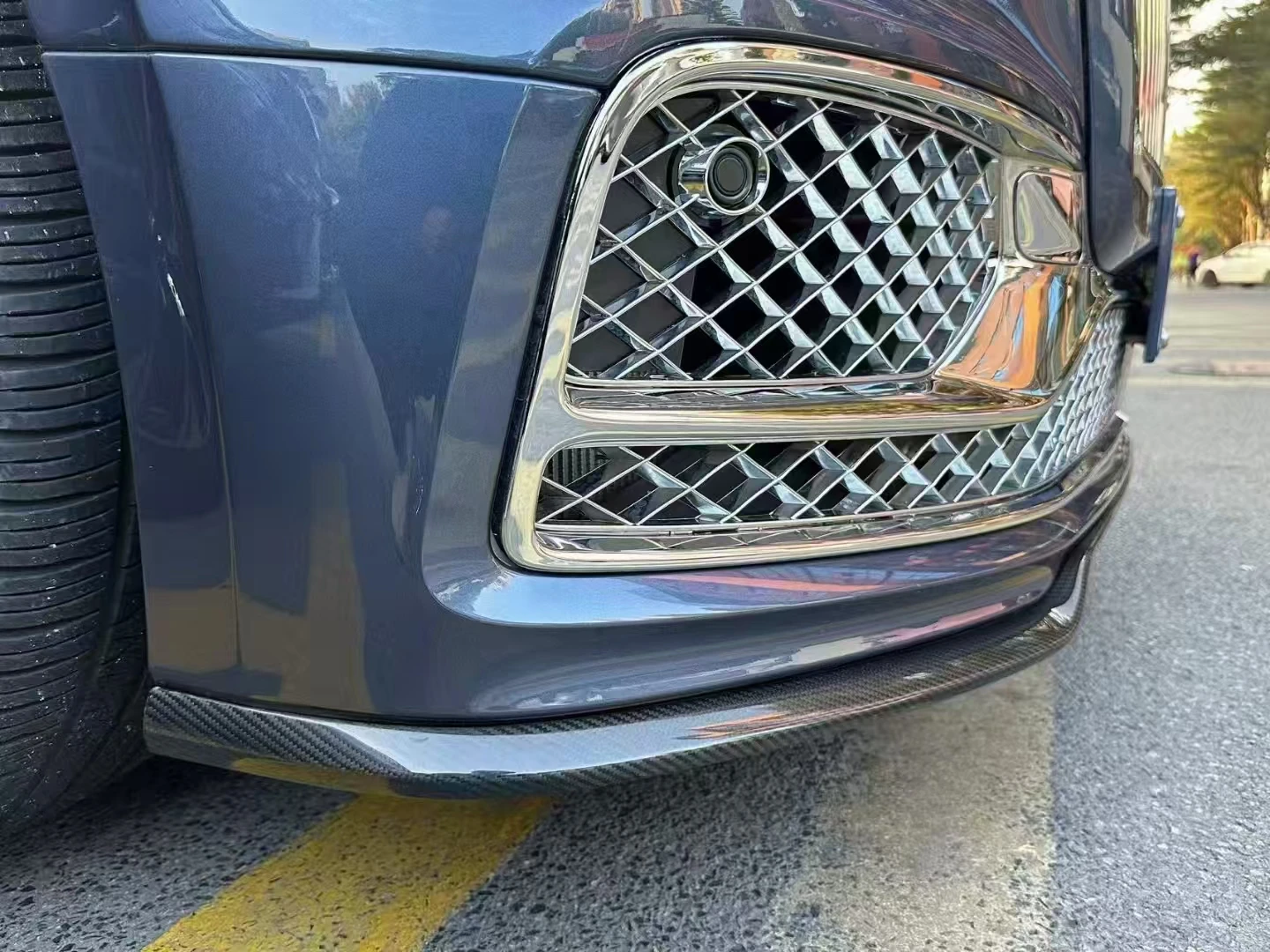 Picture 5: Carbon Fiber Body Kit for Flying Spur Front Bumper Lip Rear Diffuser Spoiler Side Skirts