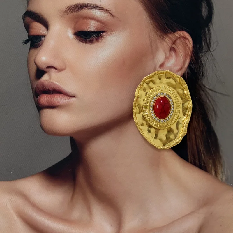 Vintage Metal Irregular Geometric Pattern Pleated Resin Gemstone Earrings Fashionable and Premium Ear Accessories for Women