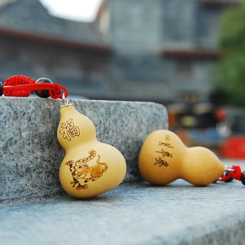 Natural Mini Gourd Keychain 12 Chinese Zodiac Hand Twist Collectible Calabash Bag Pendant Hand Braided Lucky Amulet Gift for Bac