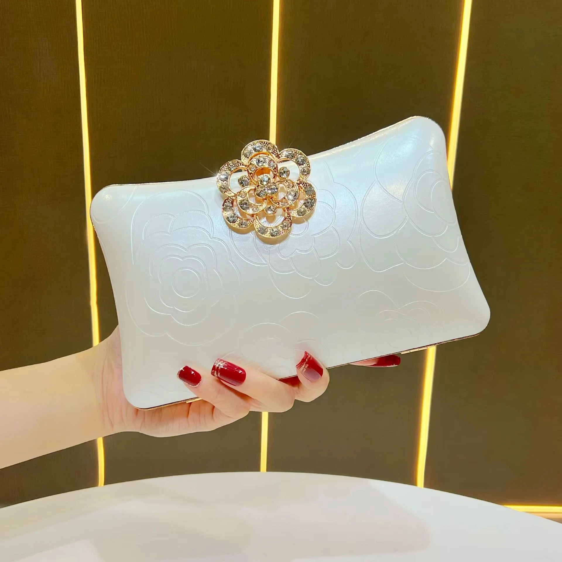 حقيبة سهرة نسائية فاخرة عالية  - مراجعة Women Bags High End Brands وسعره