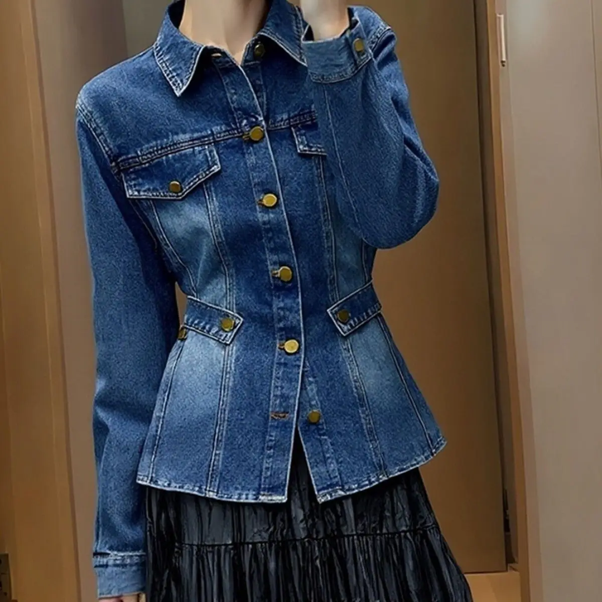 

Korean blue lapel denim jacket women's 2026 spring new Hong Kong style high-end feeling waist and thin versatile top