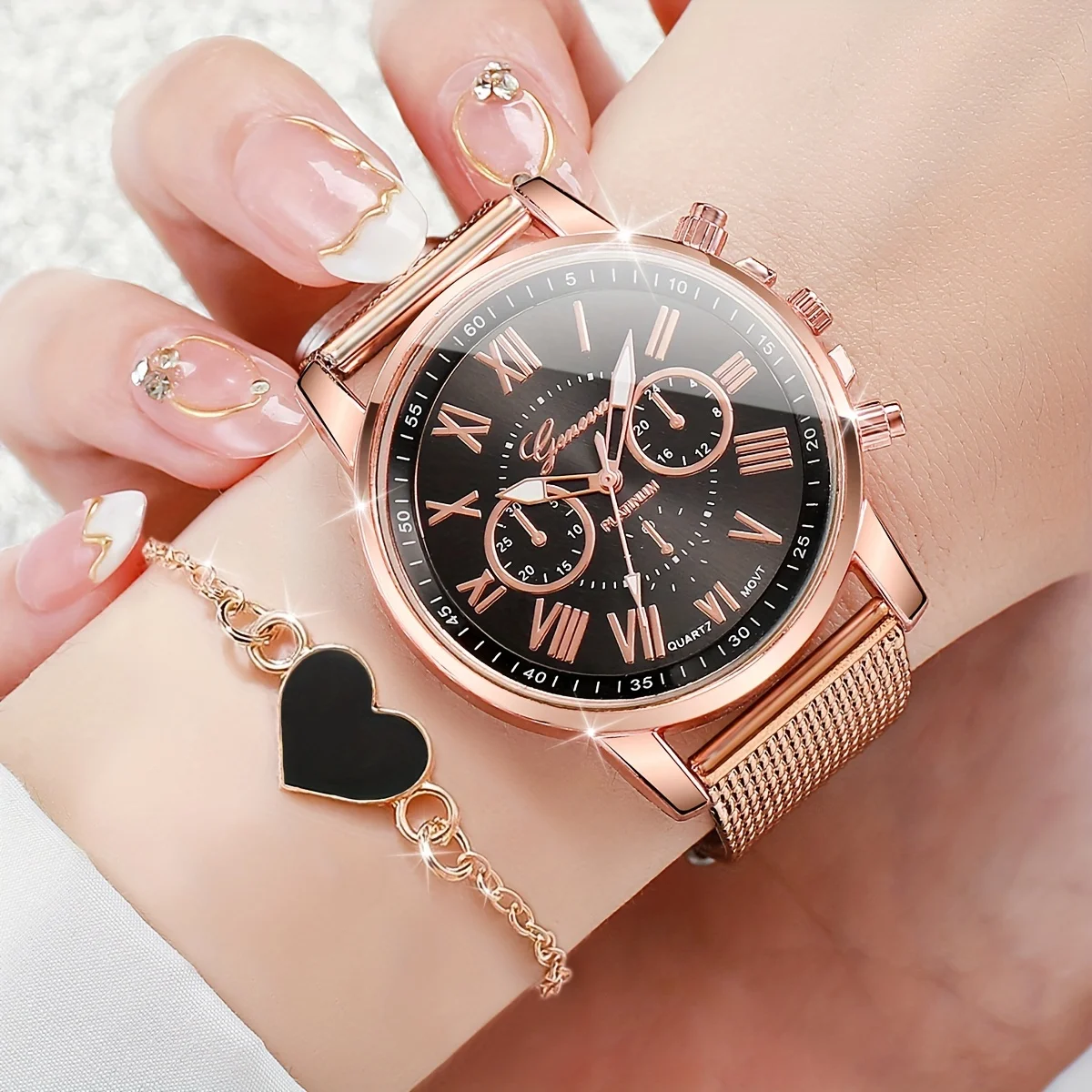 4 Piece Set Of Fashionable Simple And Luxurious Couple Watch Black White Heartshaped Bracelet Set Watch Alloy Strap Quartz Watch