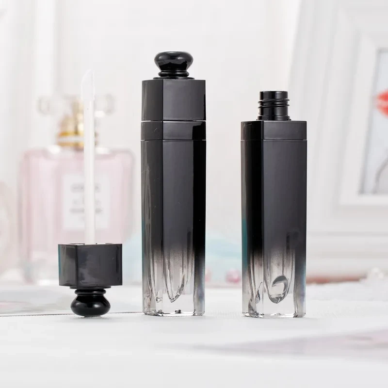 Tubi per lucidalabbra con etichetta privata da 50 pezzi 5ml contenitore per tubo per balsamo per le labbra vuoto trasparente bottiglie riutilizzabili per rossetto dorato tubi fai da te