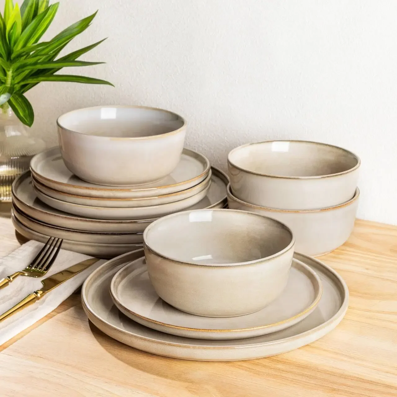 Stoneware Dinnerwar…