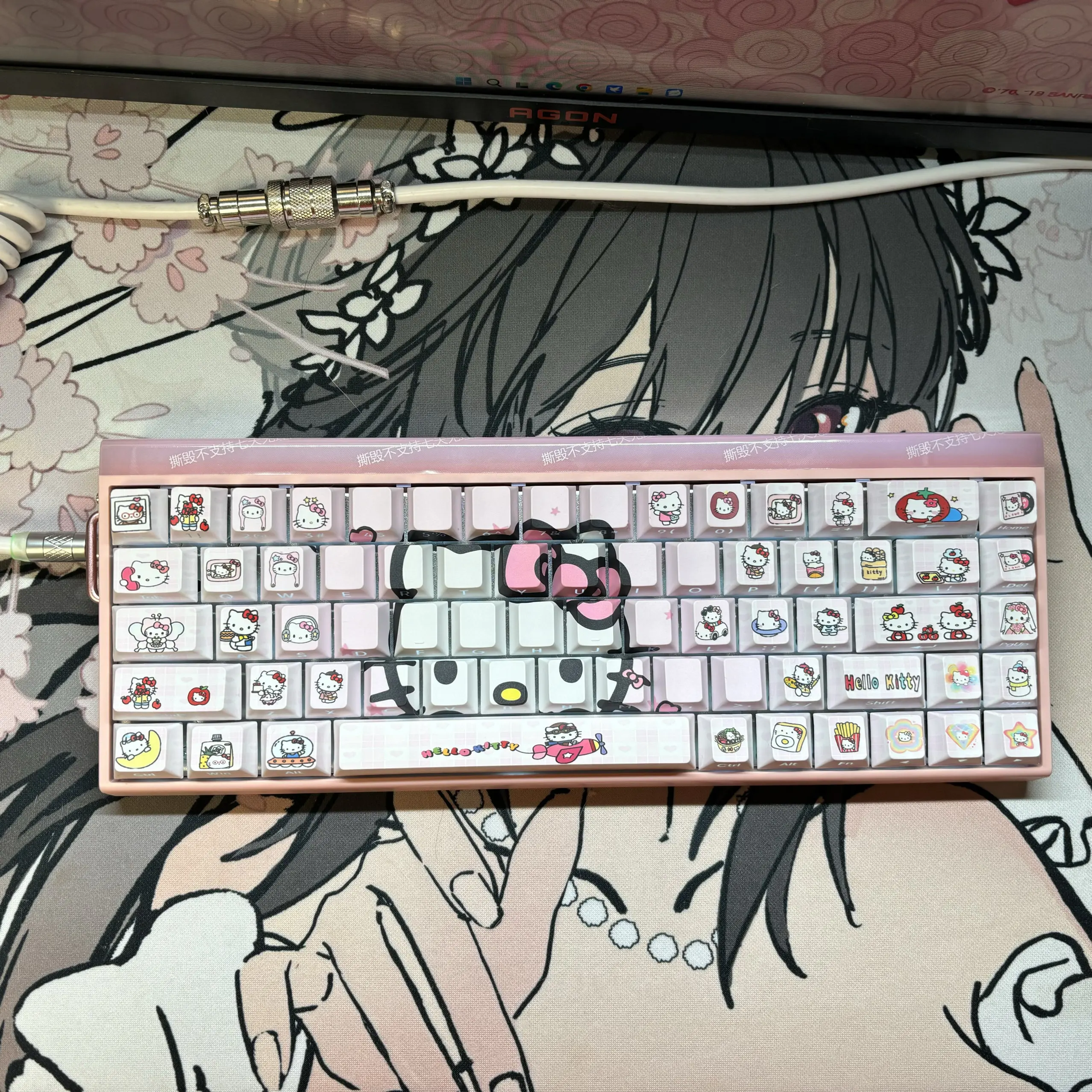 

Light pink hellokitty side lettering transparent keycap adaptation Wooting Ez63mad68rs7 from 87 etc
