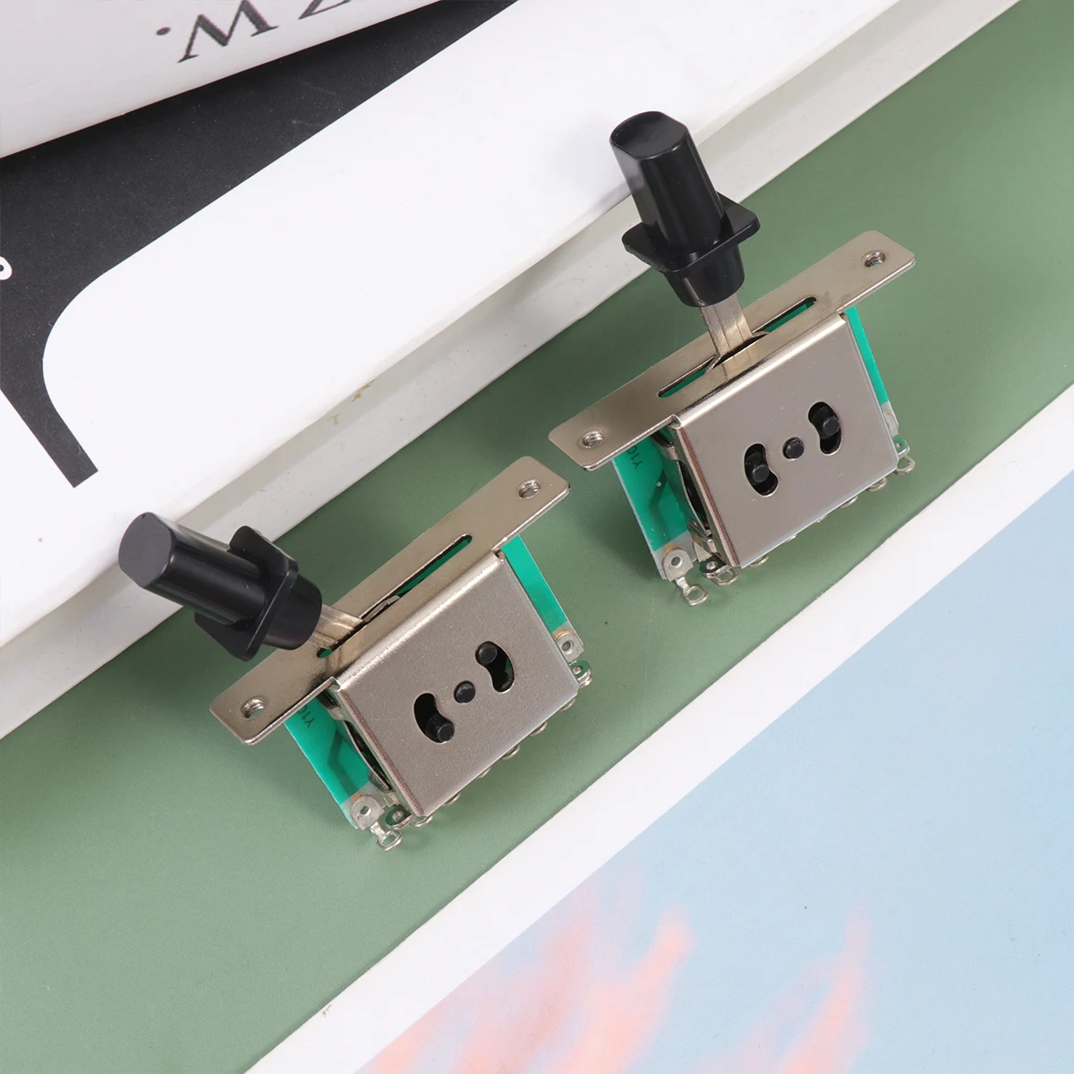 

2pcs 3-Gear Pickup Replacement Button For Type Guitar Silver Durable Long-Lasting Use Easy Toggle Switch Sound Control Button