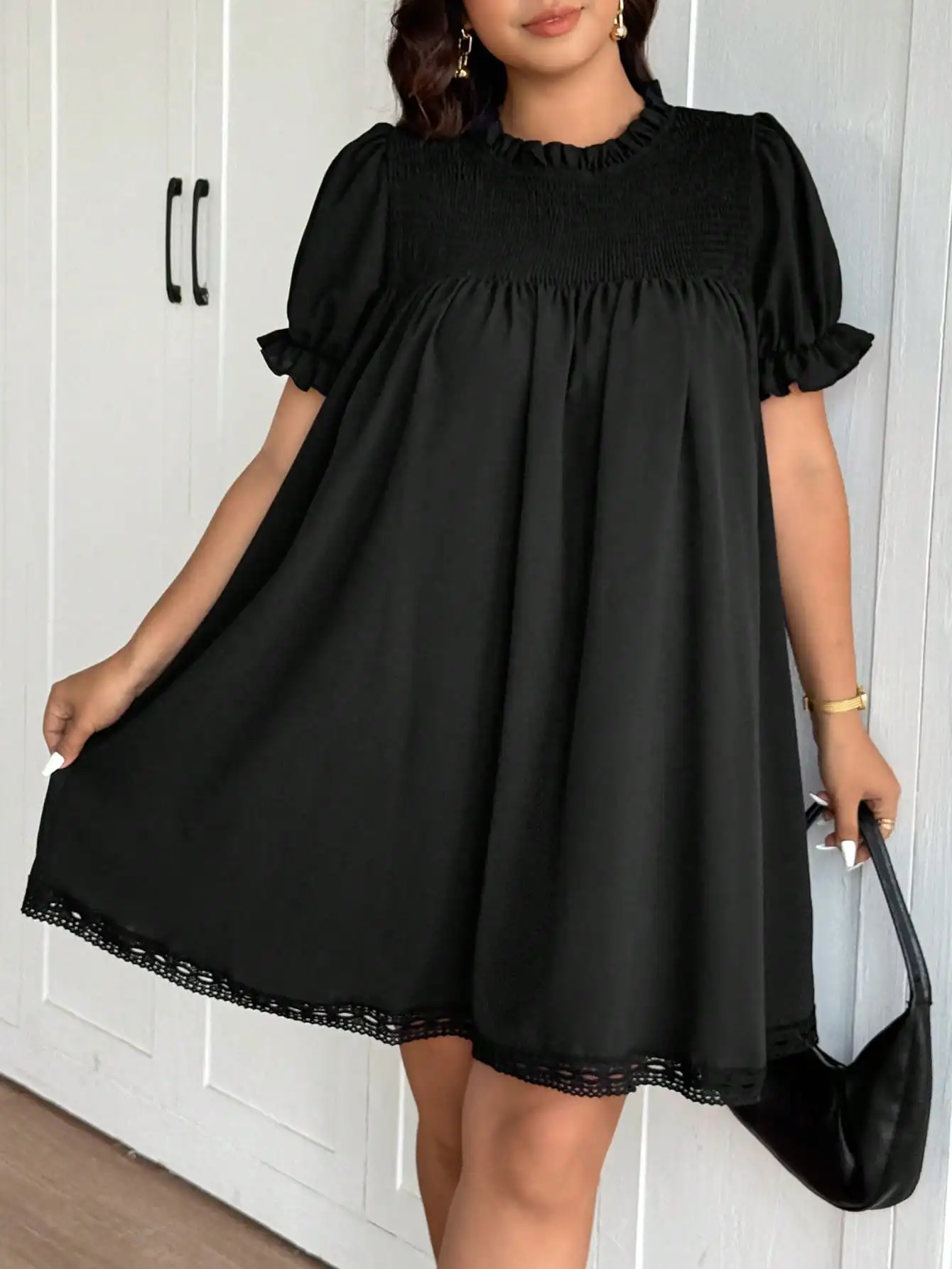 

Plus Size Black Round Neck Loose Dress with Smocked Bodice and Lace Hem