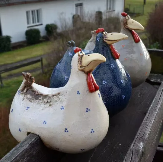 

‌Cozy Chicken Figure‌ - Handmade Resin Art for Outdoor Decor & Gifts