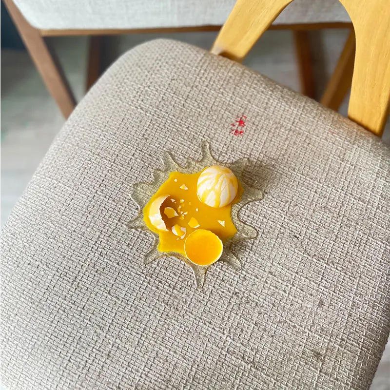 Realistischer Handyhalter mit gebrochenem Ei, lustiges Streichspielzeug mit Dekompressionsstütze für Schreibtischdekoration, Gag-Geschenk für Freunde