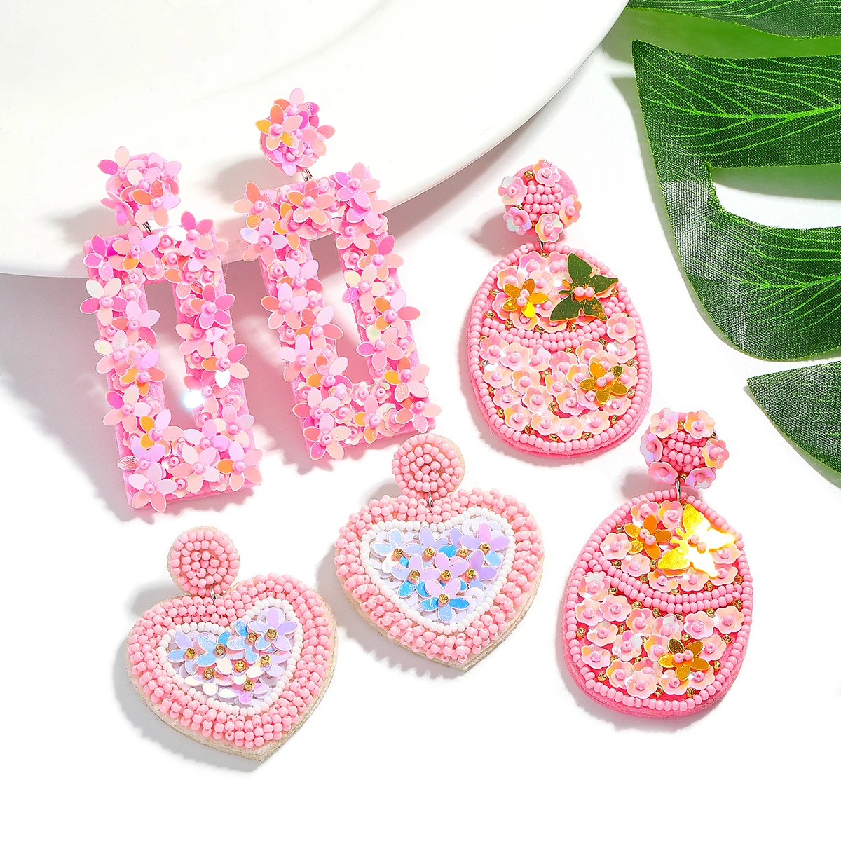 أقراط مطرزة بالأرز الحلو لعيد الحب للنساء، أقراط على شكل قلب هندسية ملونة مصنوعة يدويًا، إكسسوارات أذن للحفلات