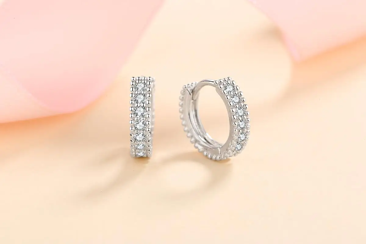 KyanGem 18K Gold Inlaid Women's Earrings with D Color 14 Point Moissanite Diamond, 18K Platinum Ear Hook Fashionable Jewelry