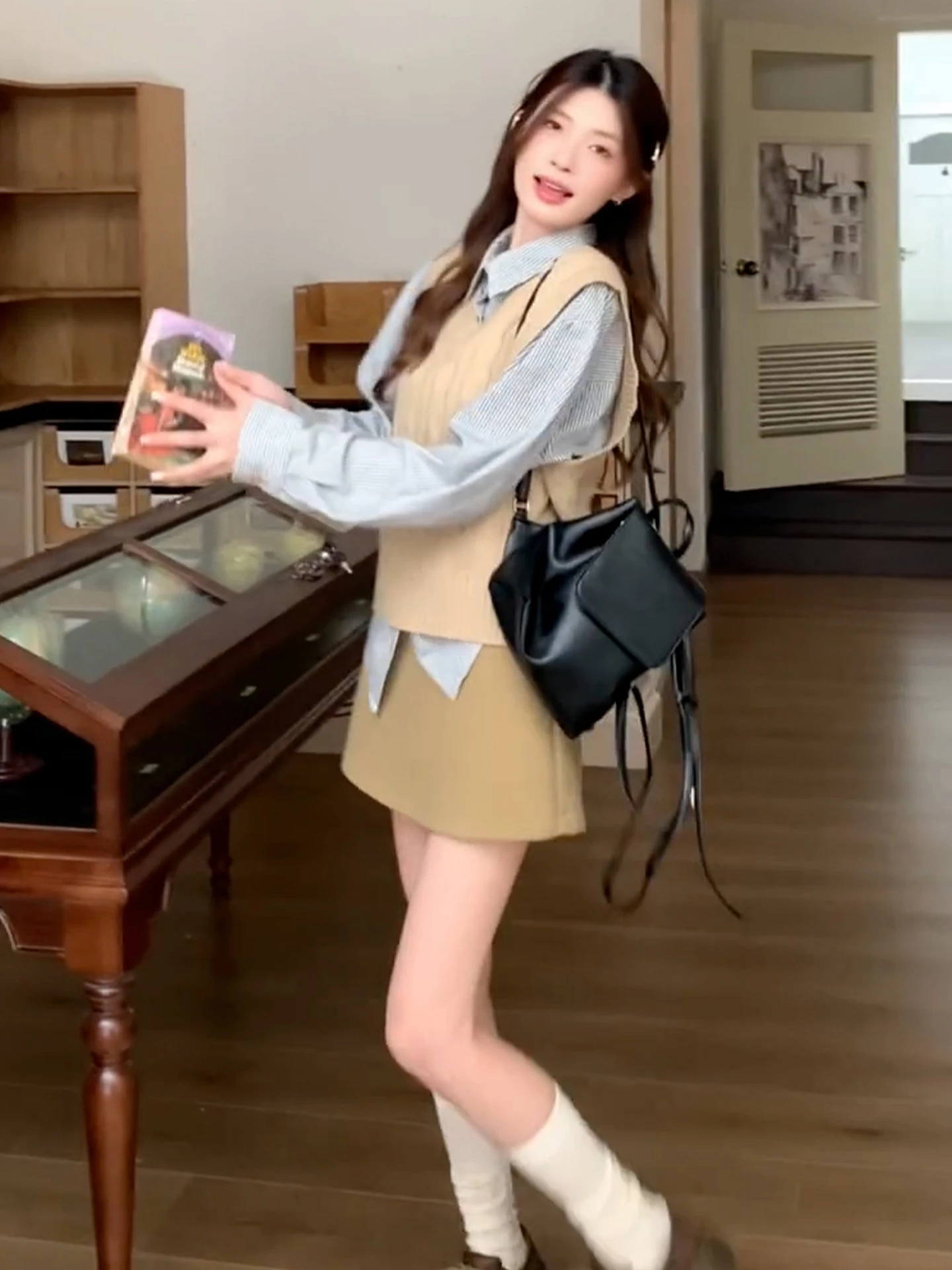 Ensemble t-shirt pour femmes, jupe trapèze coréenne, irt et gilet, automne et printemps, confortable, en Polyester, nouvelle collection 2025