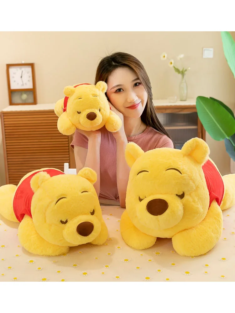 Simpatico cartone animato nuovo Disney Anime Kawaii Winnie The Pooh sdraiato orso bambola giocattolo comodino sonno cuscino giocattoli per i regali della ragazza