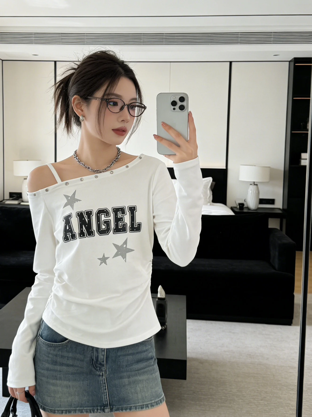 

Корейская модная асимметричная футболка с открытым плечом, повседневная, с принтом, расклешенным вырезом, весенняя женская блузка