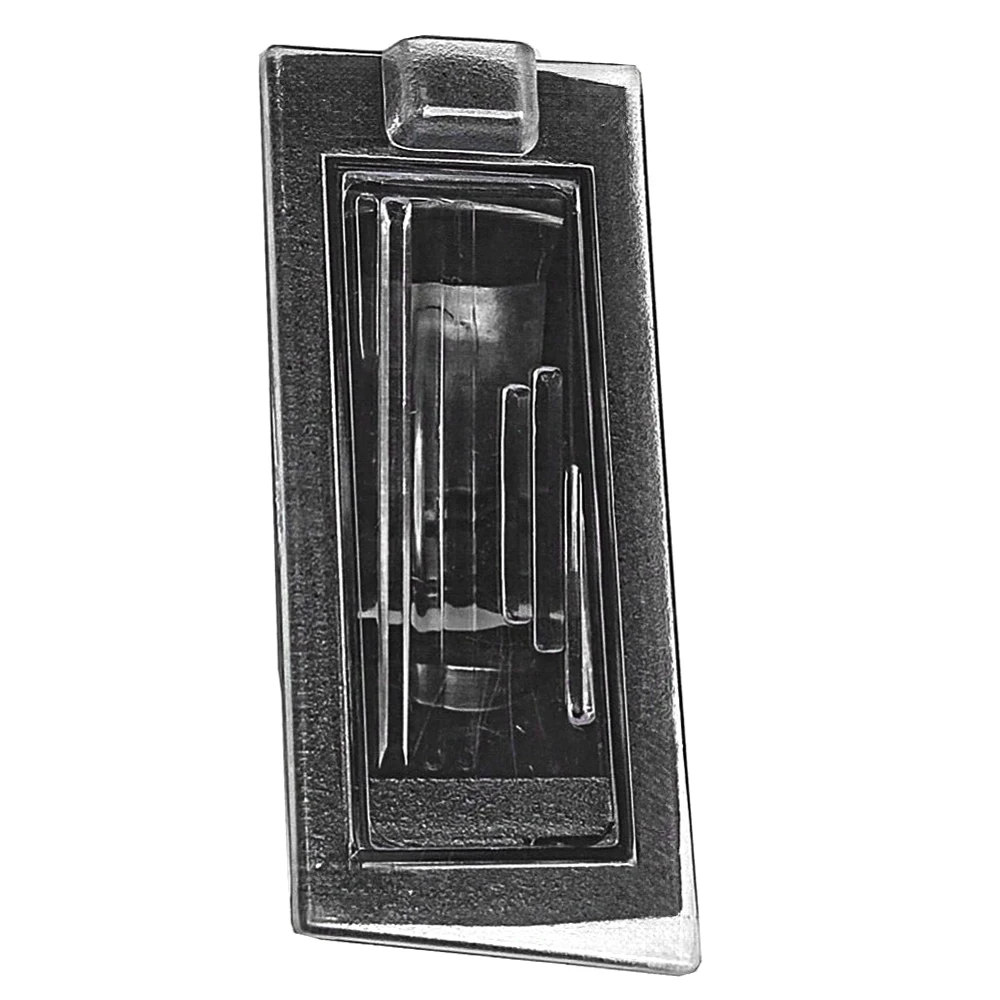 68223865AB صالح ل جيب شيروكي 2014-2018 68223864AB لوحة ترخيص السيارة غطاء خفيف لوحة ترخيص غطاء المصباح