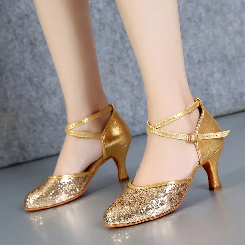 Wholesale Dancing Shoes for Women Latino Outdoors Latin Salsa Dance Shoe for Women Close Toe Low Heels 5/7cm Modern Dance Shoes