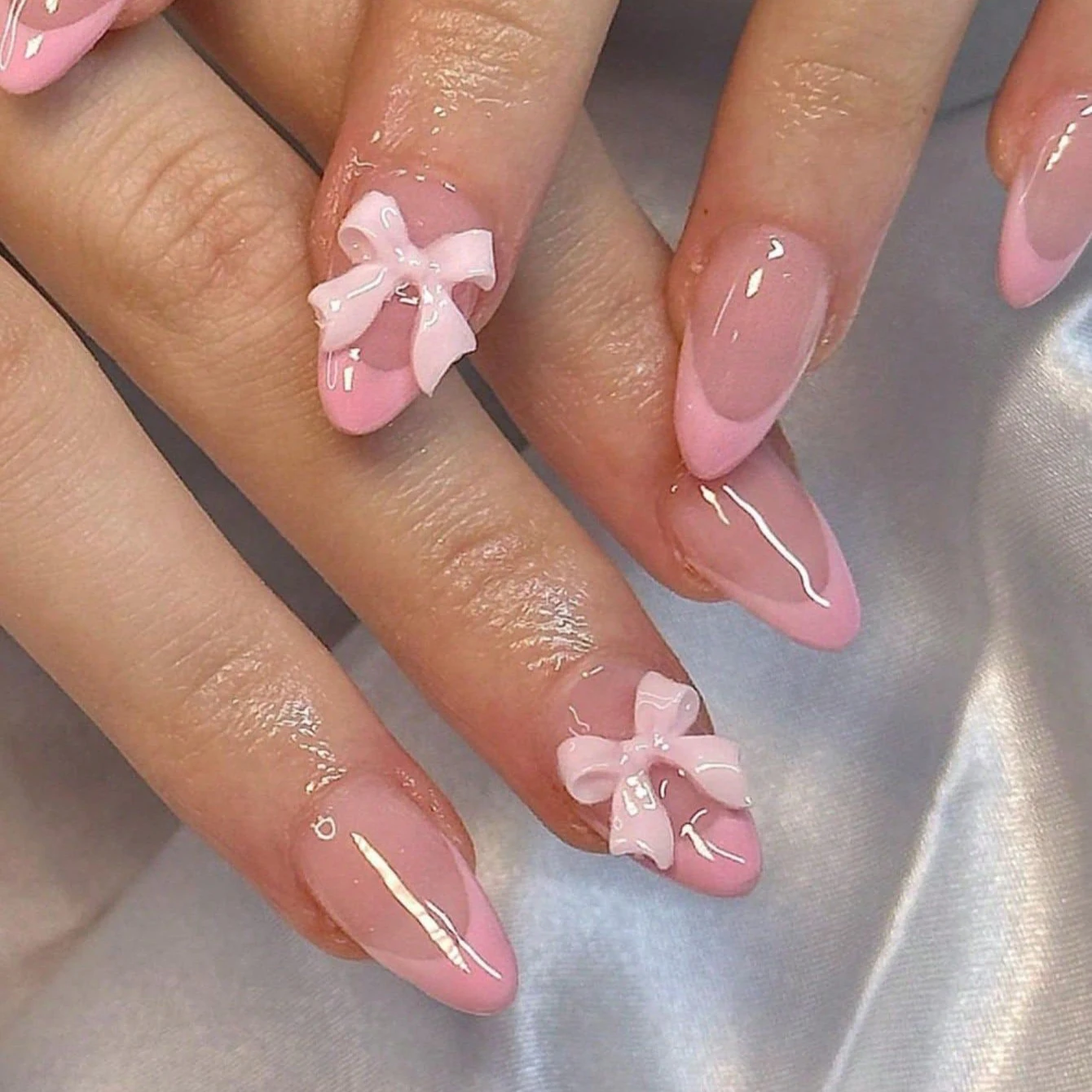 24 pezzi Aggiorna istantaneamente il tuo look con il set di unghie finte con design a fiocco francese rosa 1 lima per unghie e 1 kit di adesivi per colla per unghie