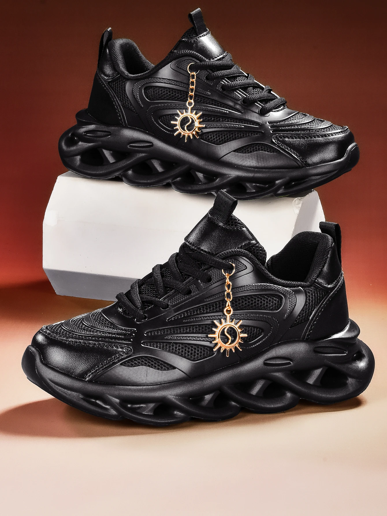 Women's 5cm Height-Increasing Fashion Dad Sneakers with Detachable Golden Sunflower Chain Accessory, Trendy Casual Shoes, Y2K Sweet Cool Style, Breathable, Lightweight, Soft-Soled, Daily Commute, White Shoes, Student-Friendly, Outdoor Dual-Use, All-Season Versatile Women's Sneakers
