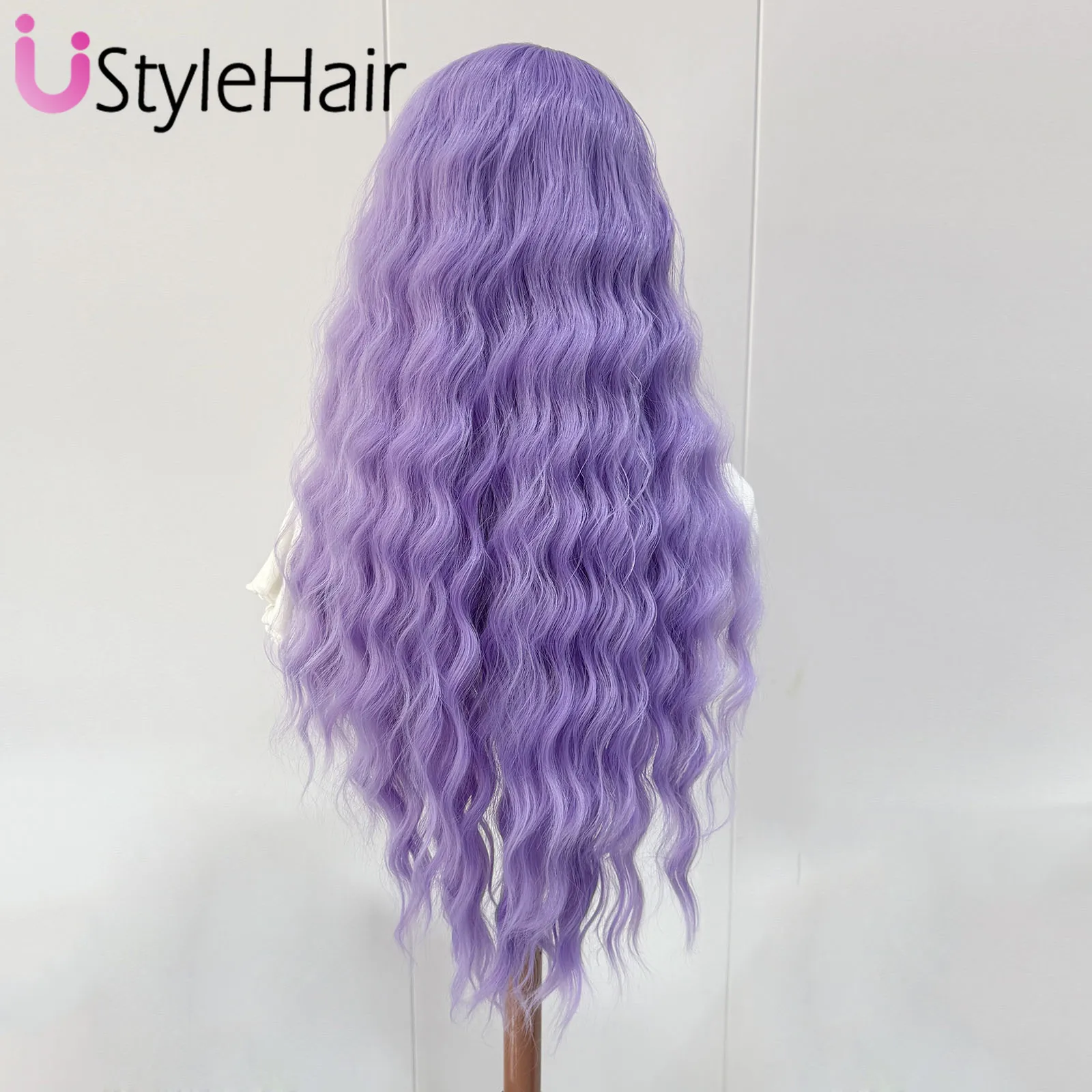 Wig Renda Depan Lavender 13X4 Rambut Sintetis Gelombang Tubuh Panjang Wig Ungu Muda untuk Wanita Garis Rambut Alami Wig Cosplay Penggunaan Sehari-hari