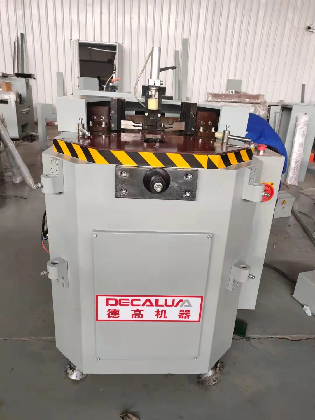 Factory Price Aluminum Window Door Frame Assembly Machine