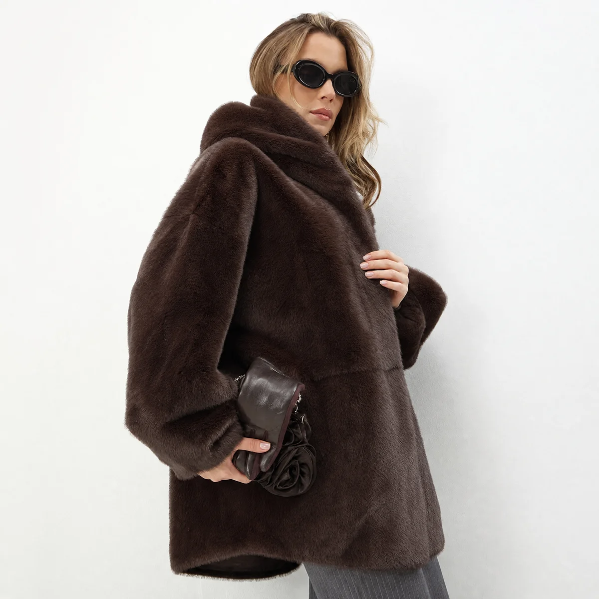 Women's Fluffy Faux Fur Hoodie Oversized Pullover Thick Warm Winter Sweatshirt Cozy Chic Elegant Luxe Outerwear